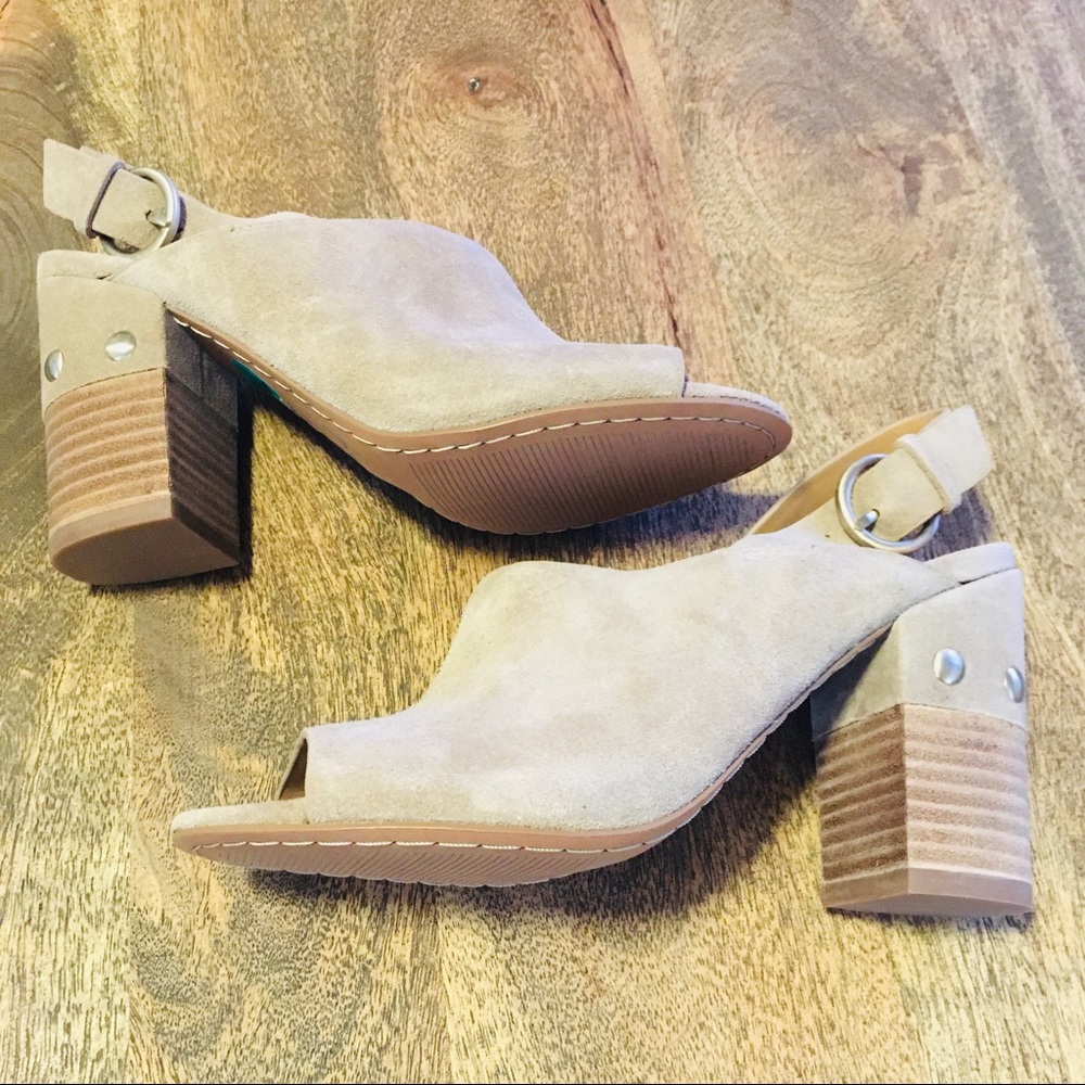 Marc Fisher Waleis Peep Toe Heels NEW - Picture 6 of 8
